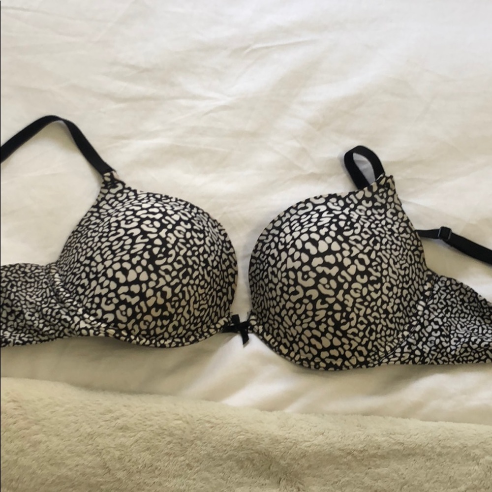 Pushup leopard bra with adjustable straps